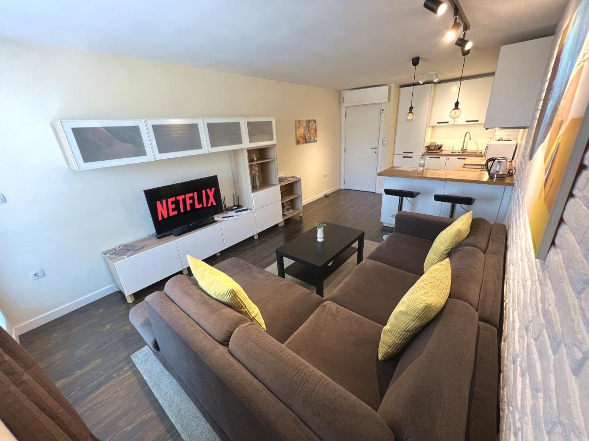 Unique Luxurious Jacuzzi Penthouse Duplex In City Center! 2 Baths! Free Parking! Sofia Eksteriør bilde