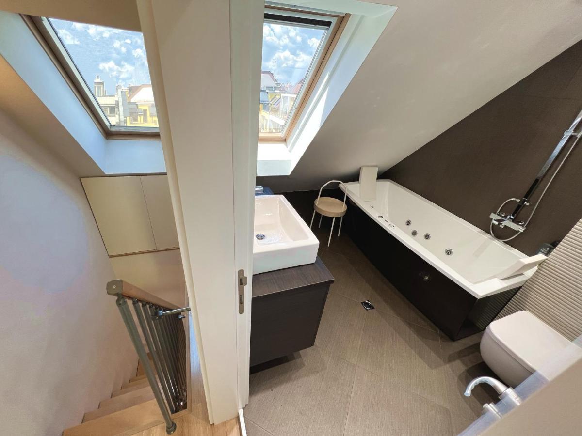 Unique Luxurious Jacuzzi Penthouse Duplex In City Center! 2 Baths! Free Parking! Sofia Eksteriør bilde